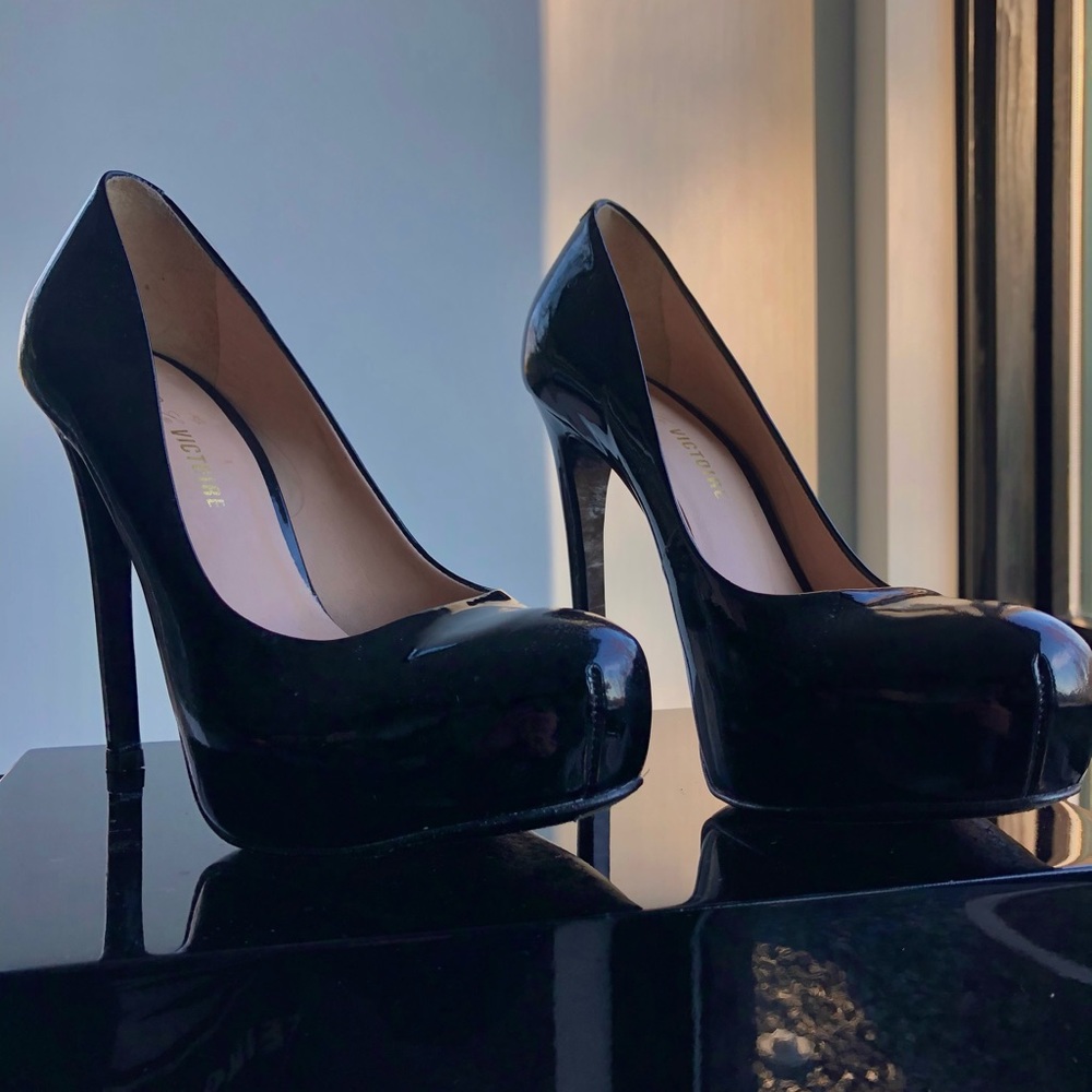 Pour La Victoire Black Heels